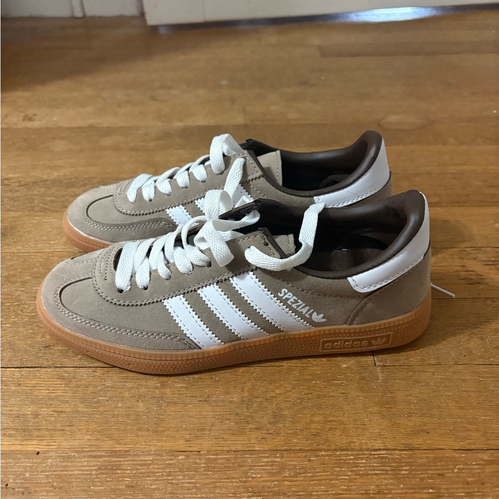 Adidas spezial